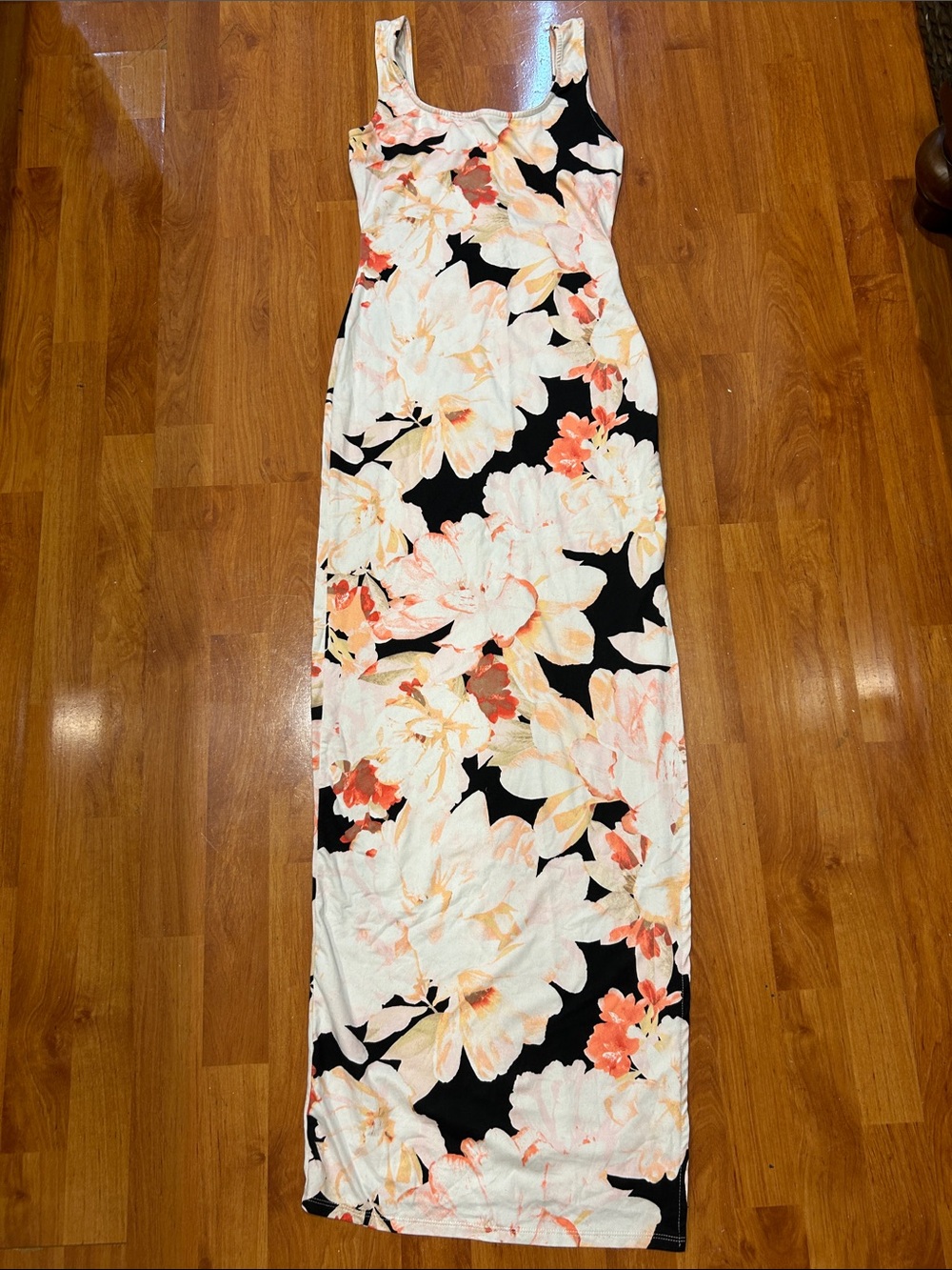 Floral Scoop Neck Maxi Dress in Black and Peach